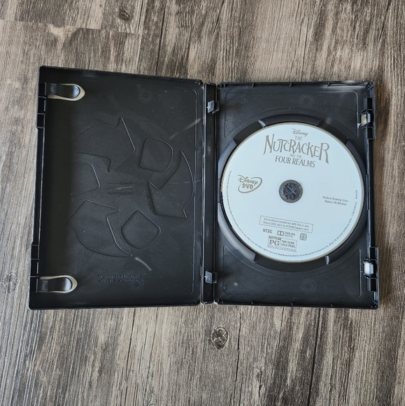 Disney The Nutcracker and the Four Realms DVD Movie - Picture 2 of 3